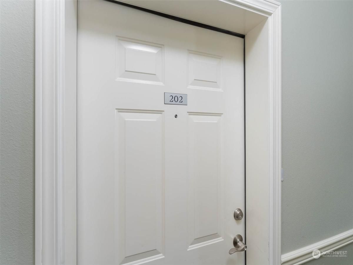 MLS #NWM2185330 image #0
