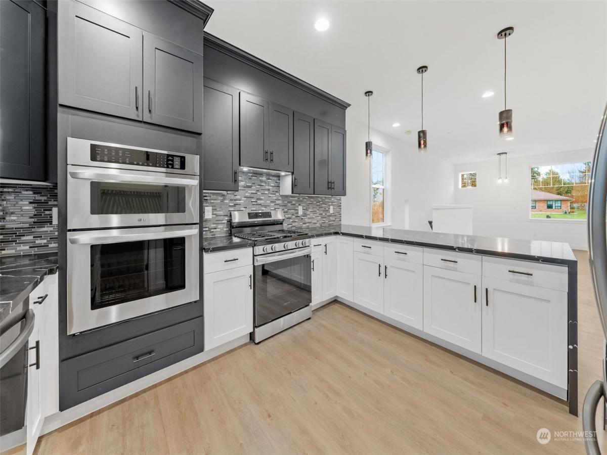 MLS #NWM2186921 image #0