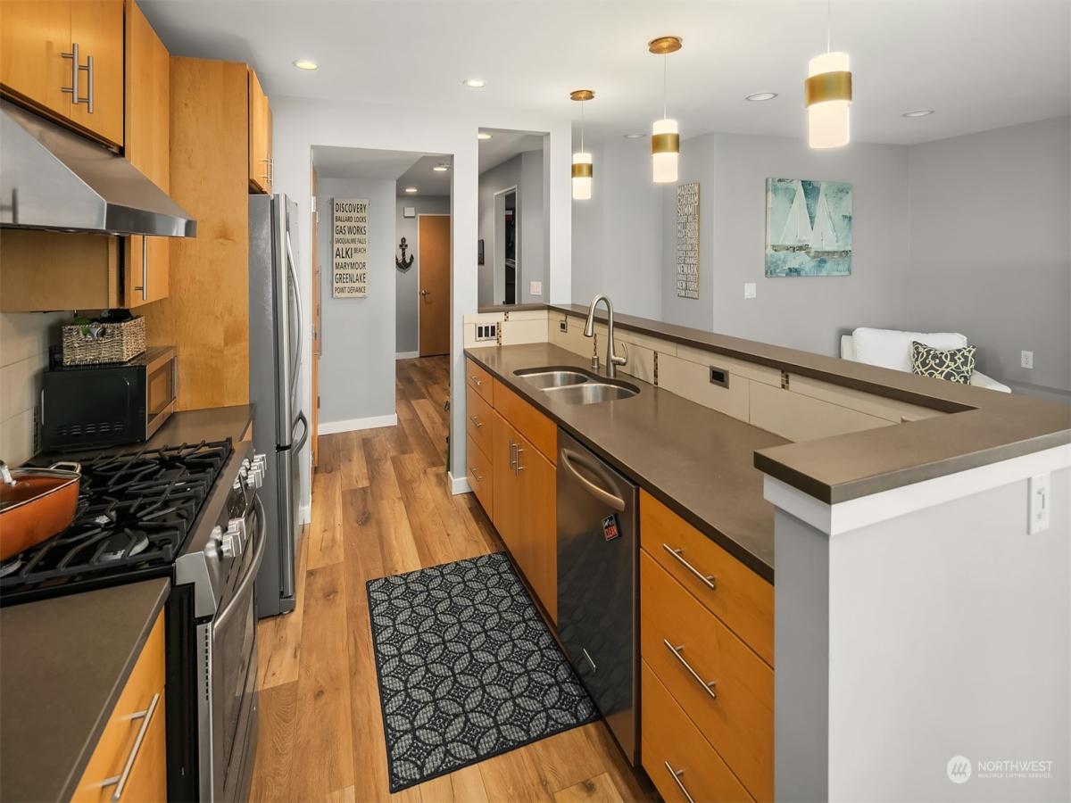 MLS #NWM2206581 image #0