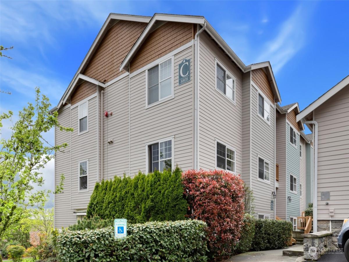 MLS #NWM2220618 image #0