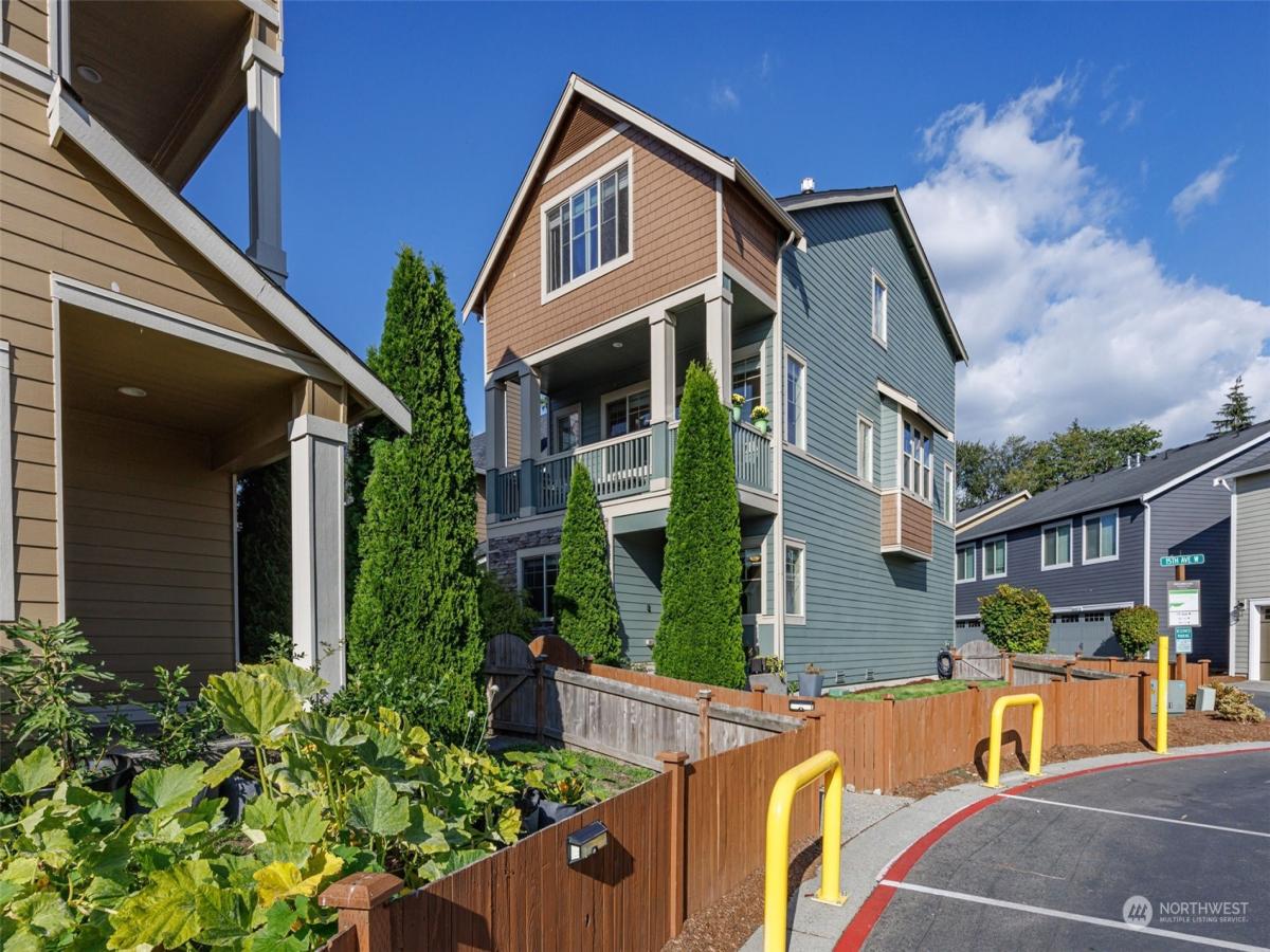 MLS #NWM2244884 image #0