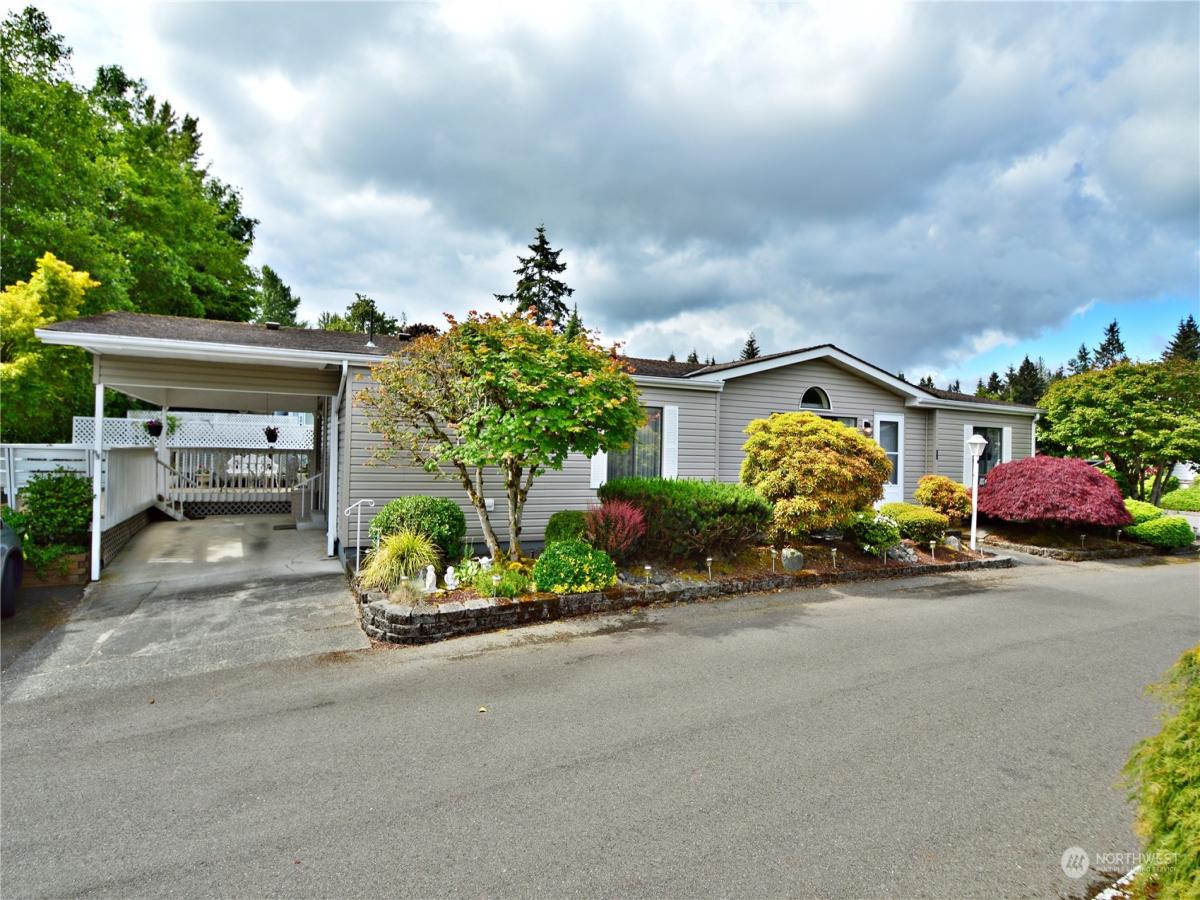 MLS #NWM2245918 image #0