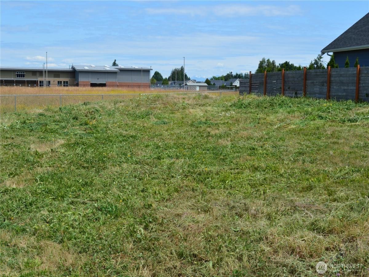 MLS #NWM2267826 image #0