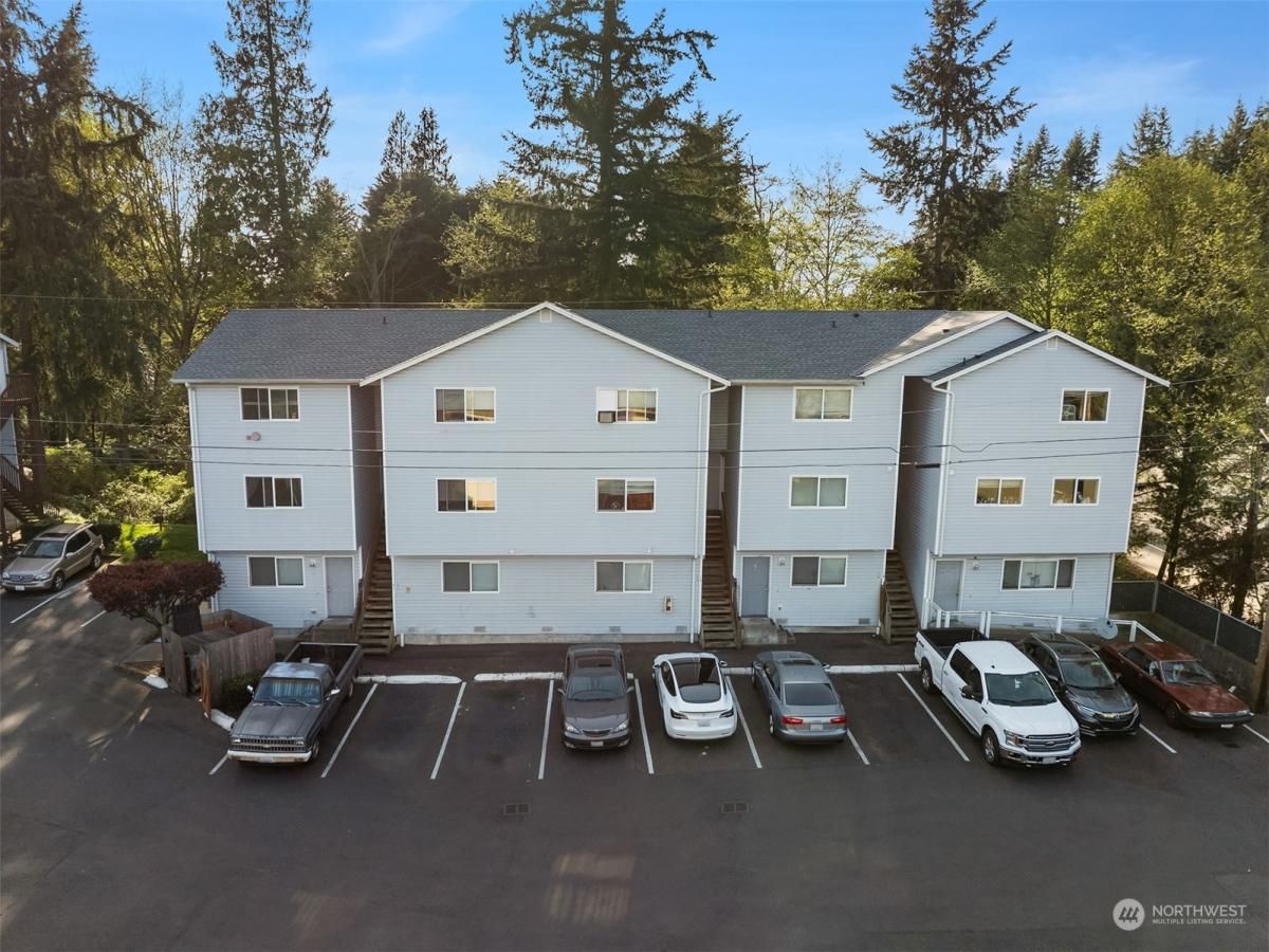 MLS #NWM2299628 image #0