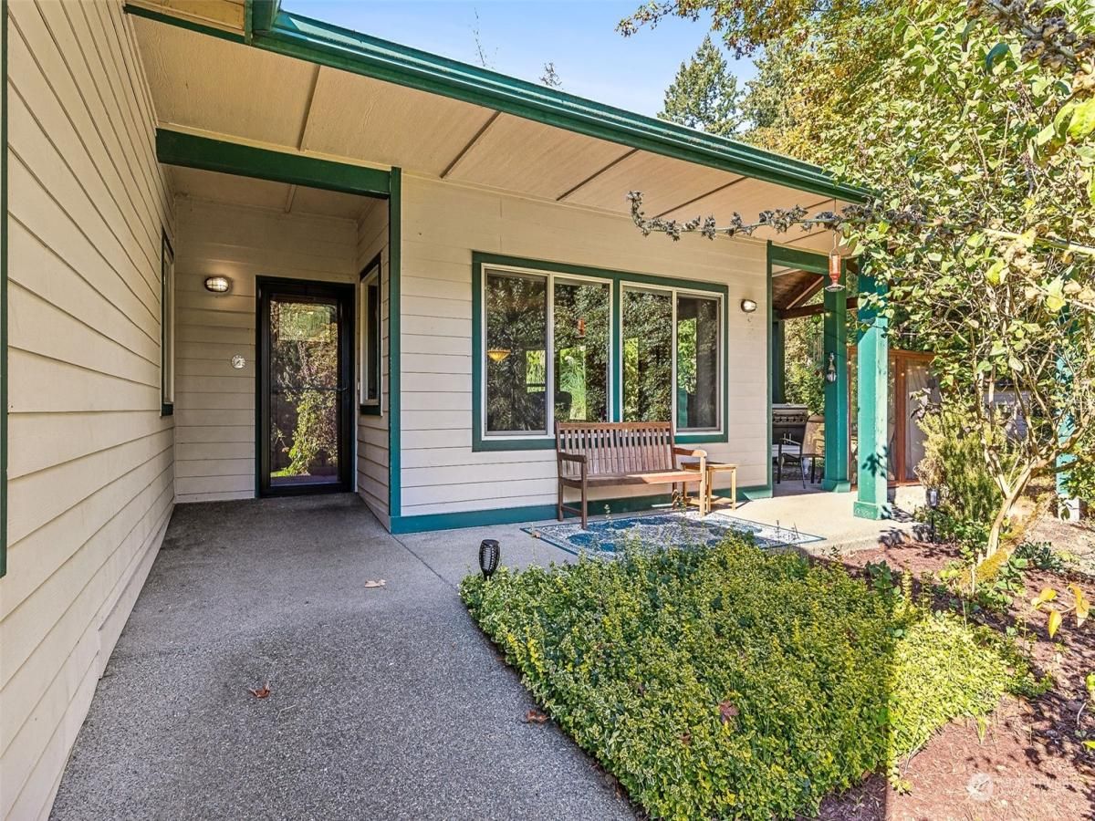 MLS #NWM2301156 image #0