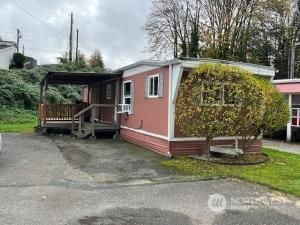 MLS #NWM2302810 image #0