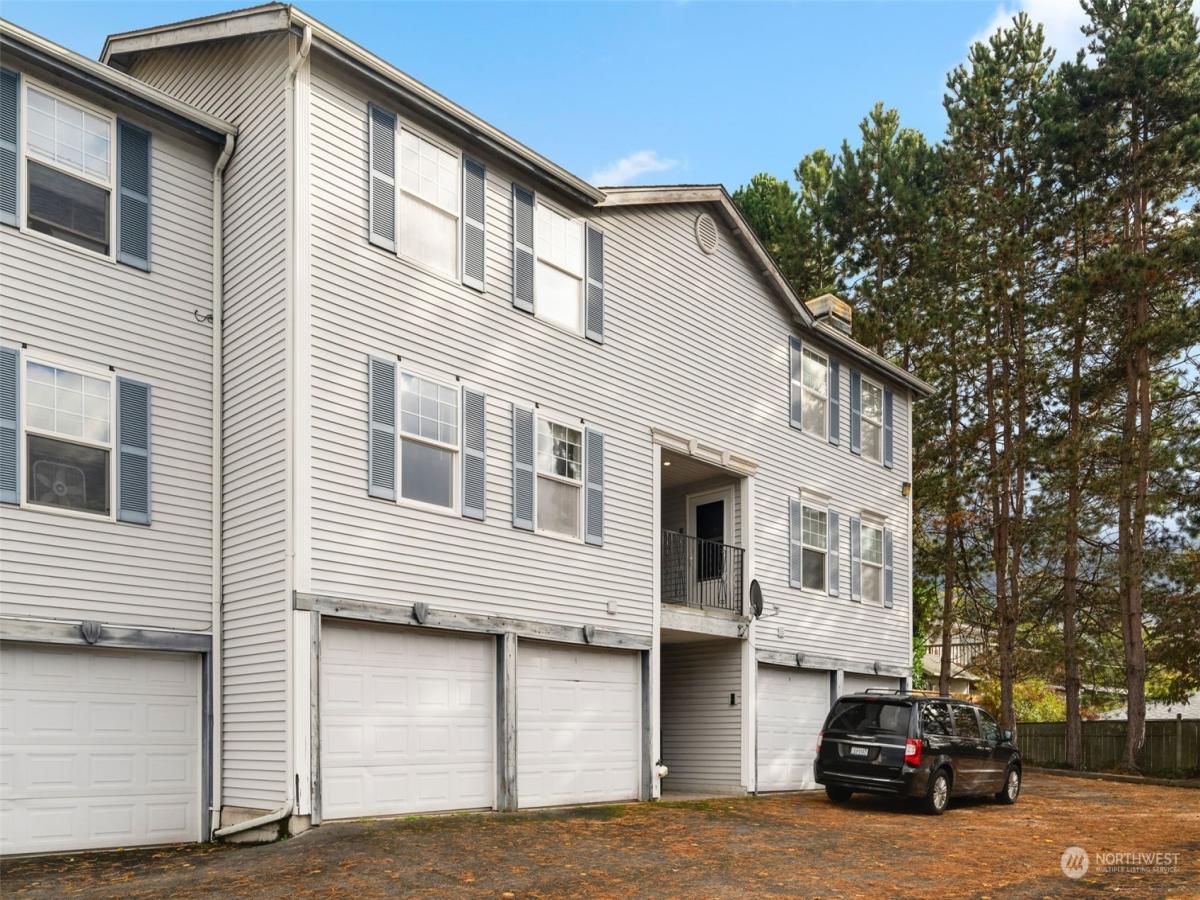 MLS #NWM2307752 image #0