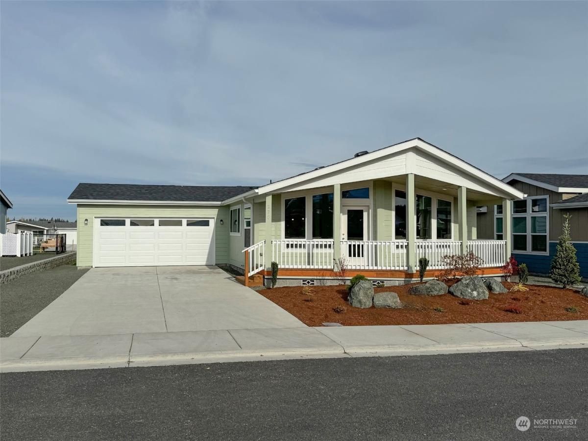 MLS #NWM2309689 image #0