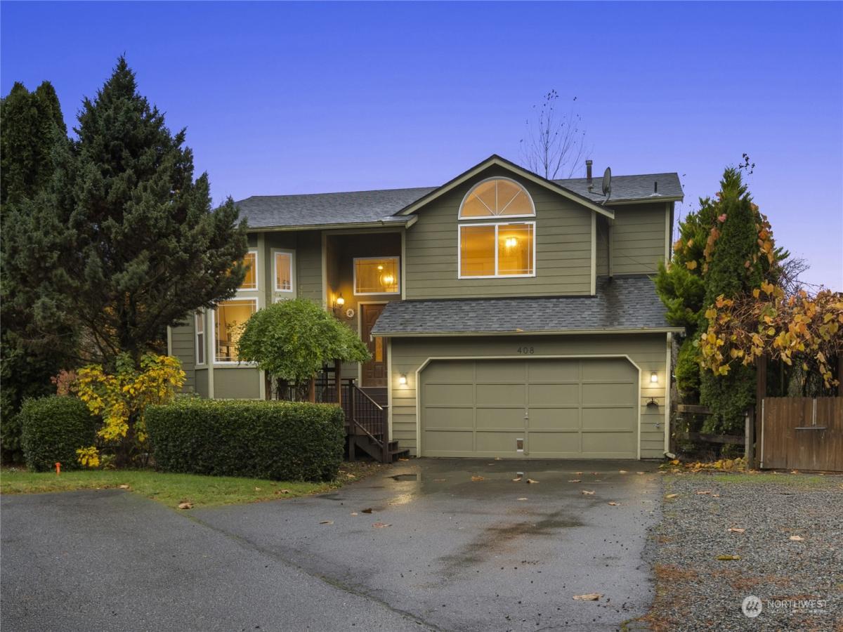 MLS #NWM2310685 image #0