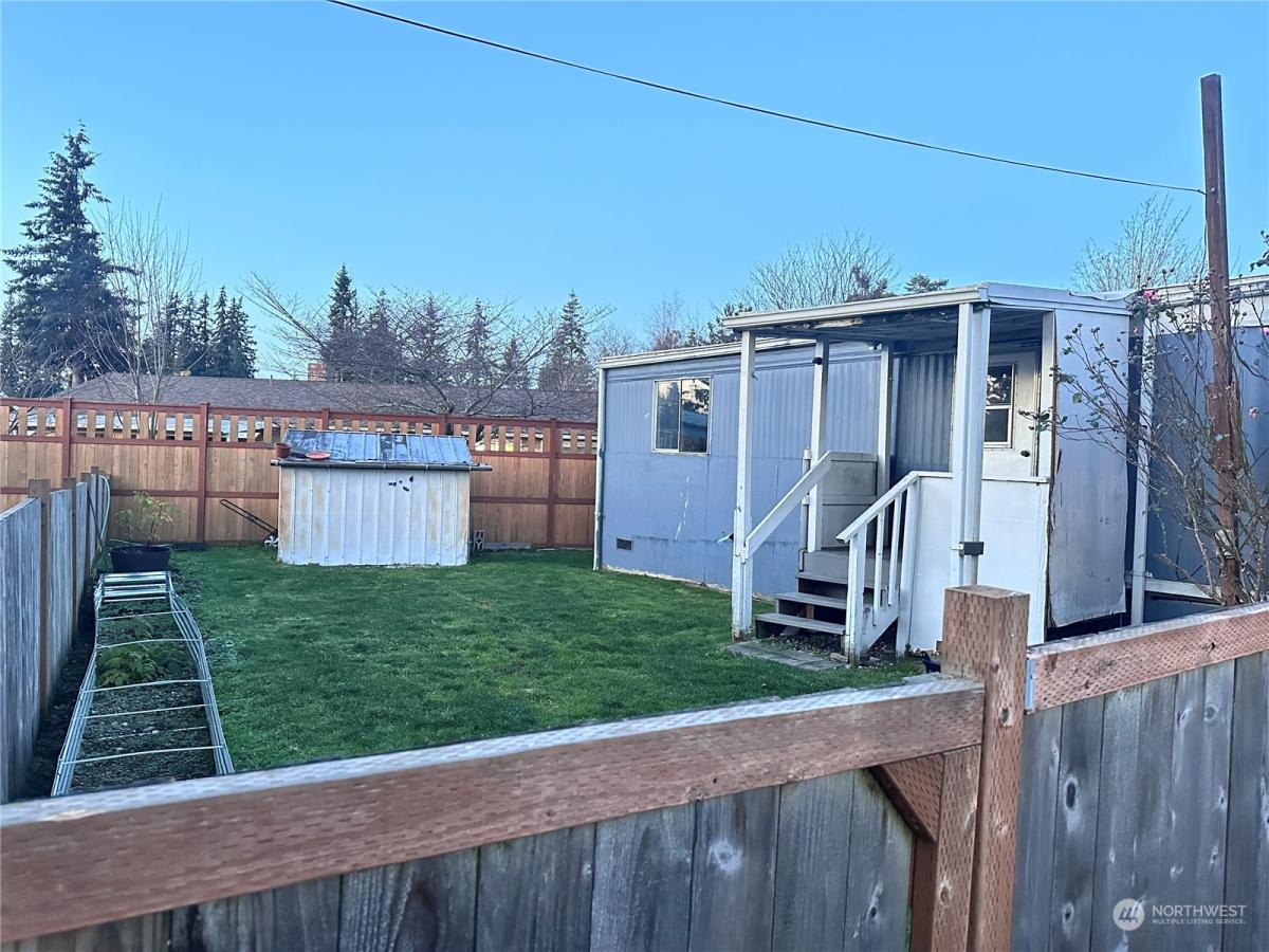 MLS #NWM2315590 image #0