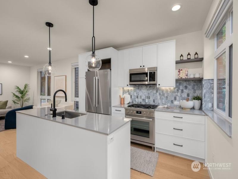 MLS #NWM2315783 image #0