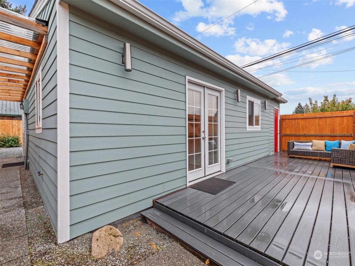 MLS #NWM2315995 image #0