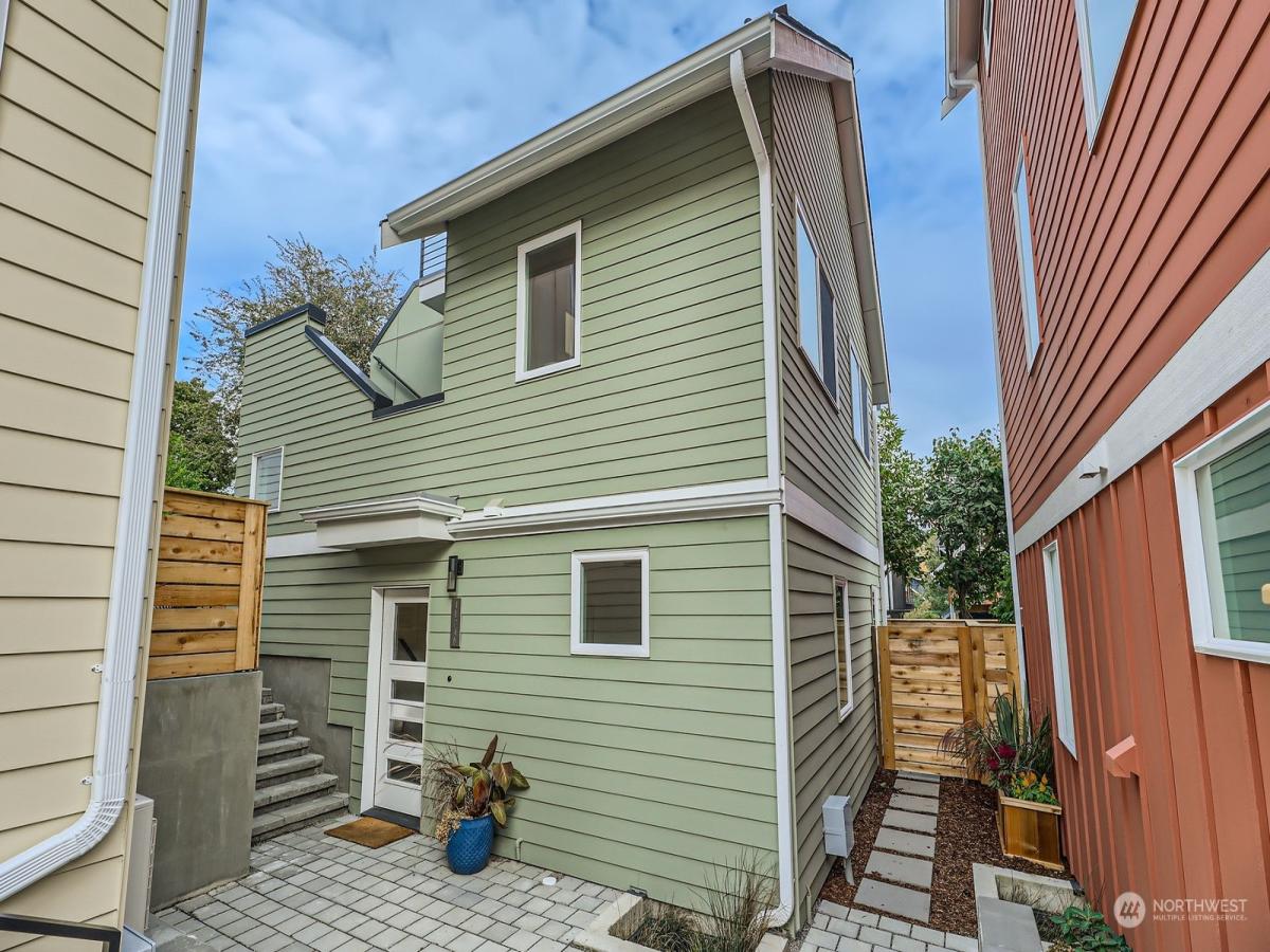 MLS #NWM2316403 image #0