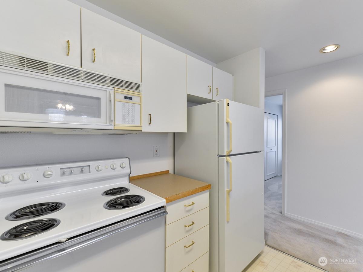 MLS #NWM2317282 image #0