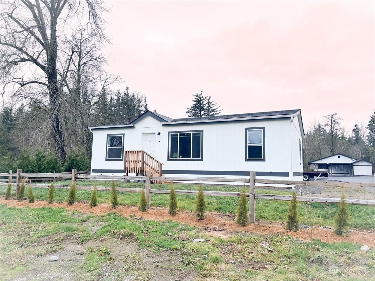 MLS #NWM2317311 image #0