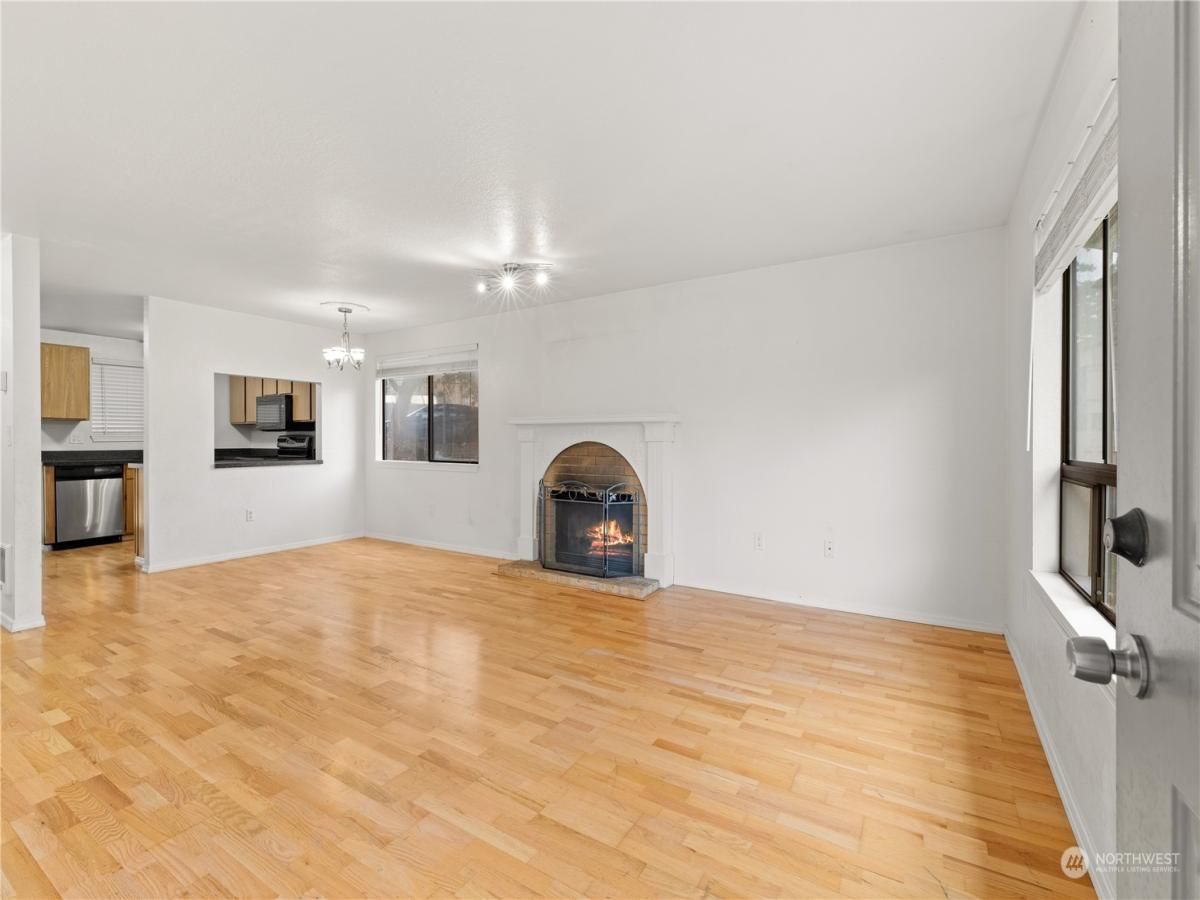 MLS #NWM2317518 image #0