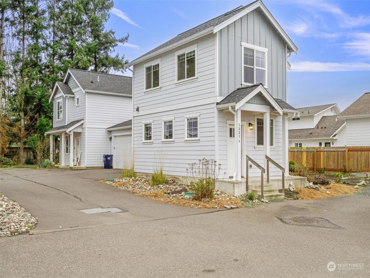 MLS #NWM2321078 image #0