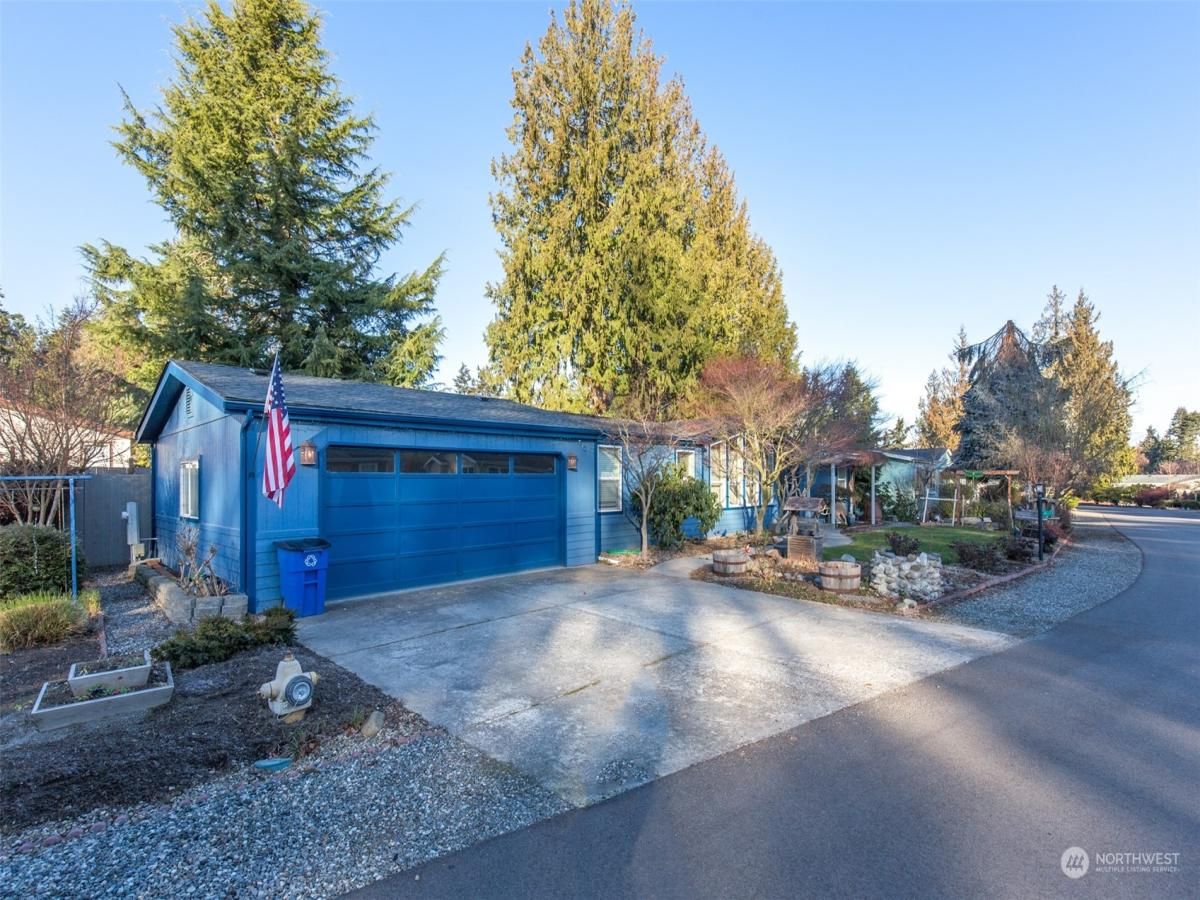 MLS #NWM2322668 image #0