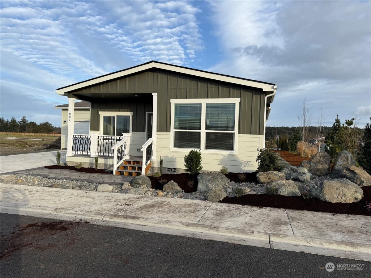 MLS #NWM2323564 image #0