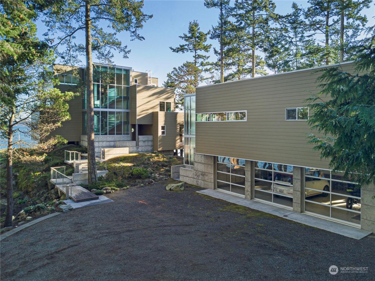 MLS #NWM2325713 image #0