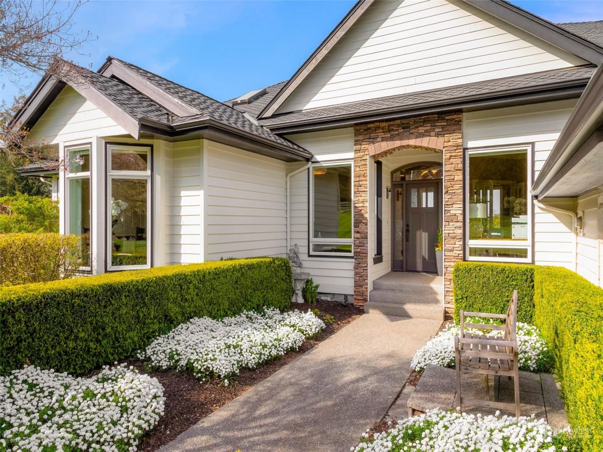 MLS #NWM2327434 image #0