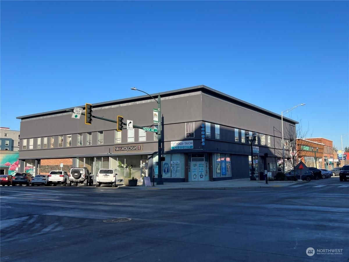 MLS #NWM2327718 image #0