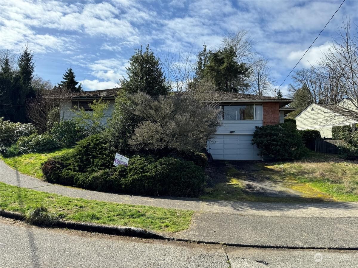 MLS #NWM2327787 image #0