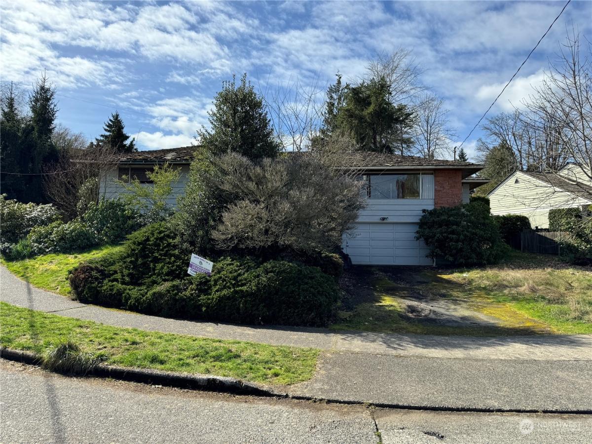 MLS #NWM2327787 image #0