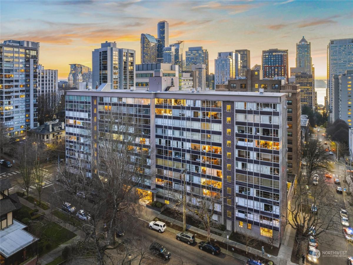 MLS #NWM2328162 image #0