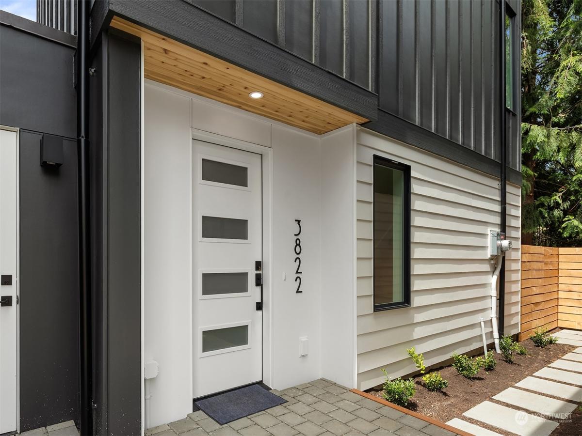 MLS #NWM2331161 image #0