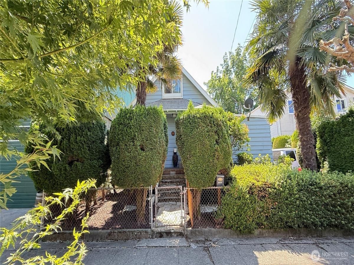 MLS #NWM2332335 image #0