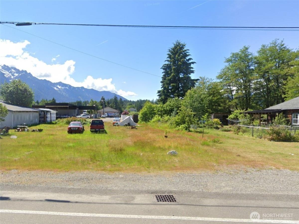 MLS #NWM2332409 image #0