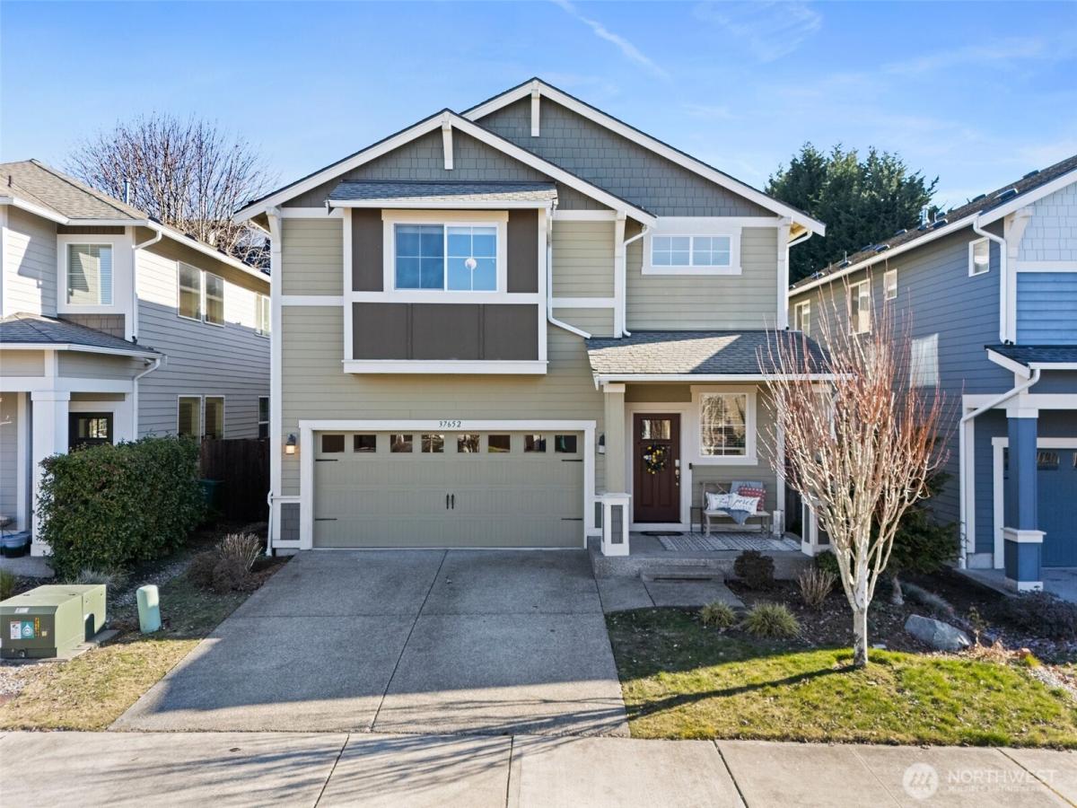 MLS #NWM2332568 image #0
