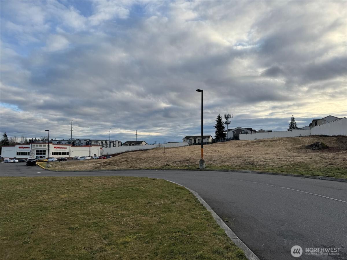 MLS #NWM2332783 image #0