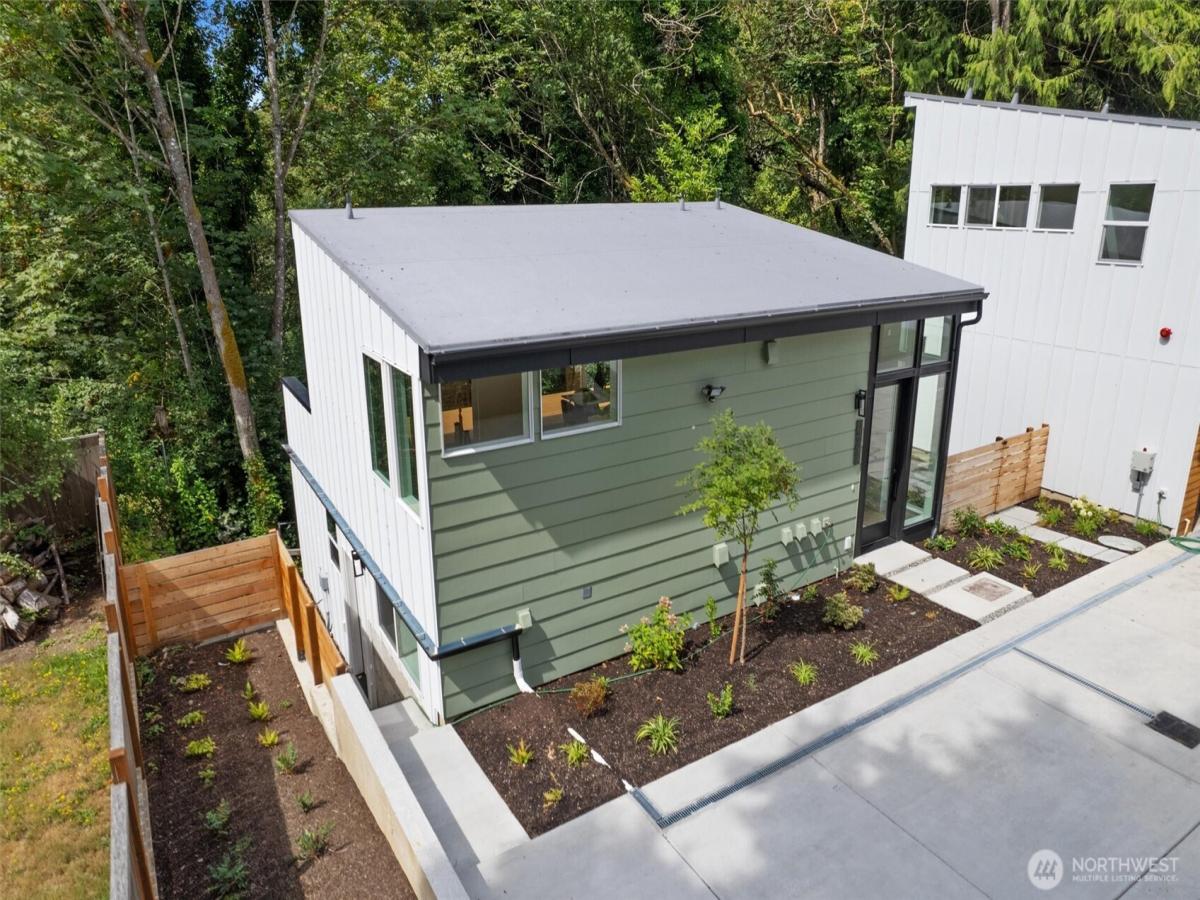 MLS #NWM2332841 image #0