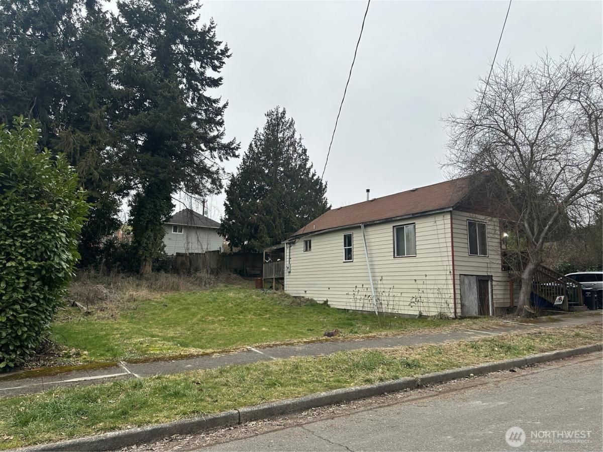 MLS #NWM2332966 image #0