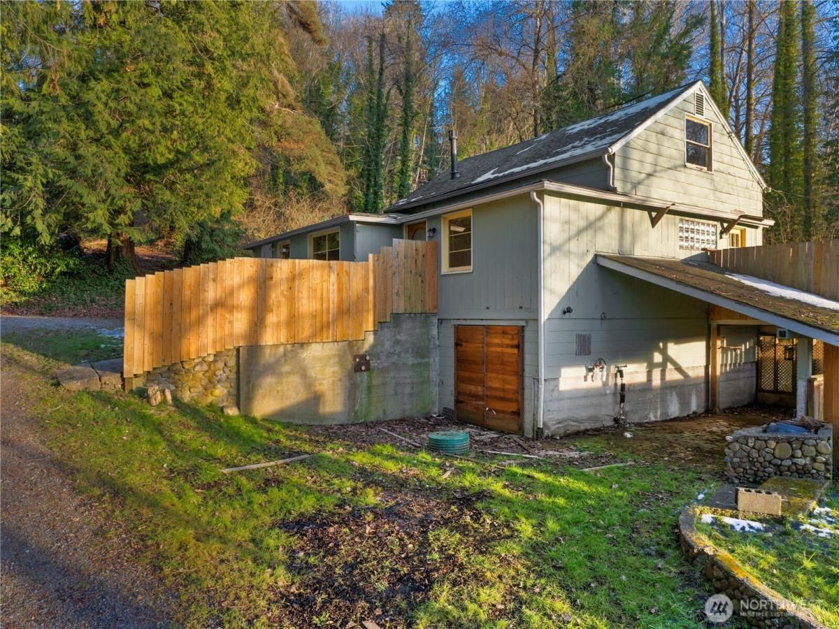 MLS #NWM2334105 image #0