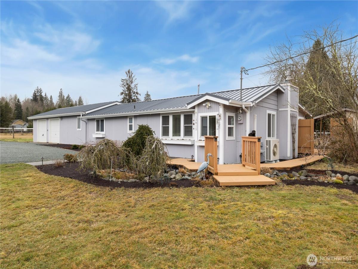 MLS #NWM2334665 image #0