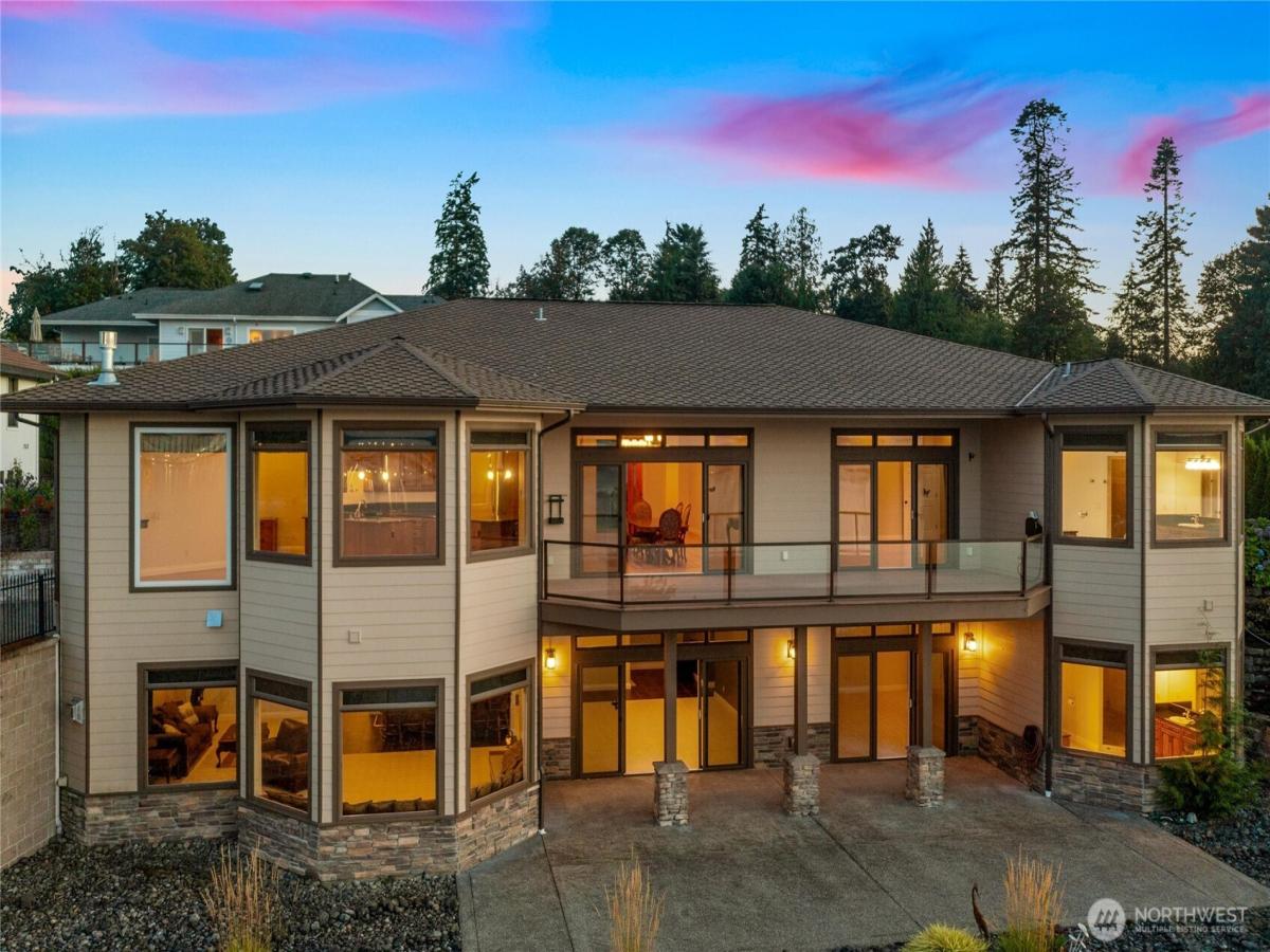 MLS #NWM2336457 image #0