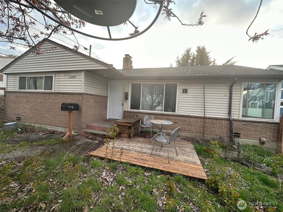 MLS #NWM2336492 image #0
