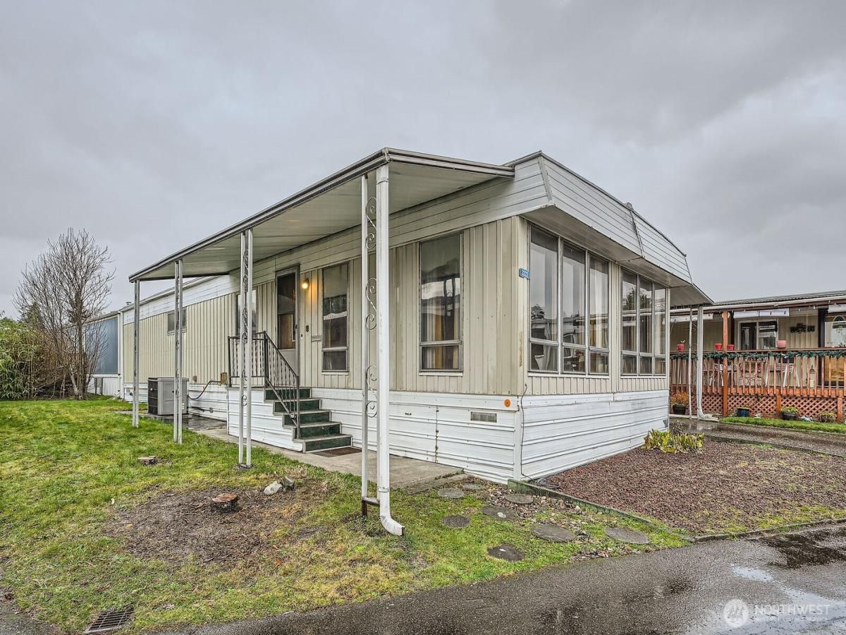 MLS #NWM2340001 image #0