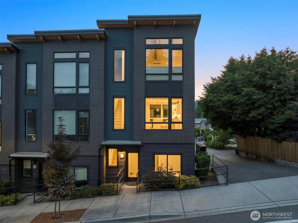 MLS #NWM2342192 image #0