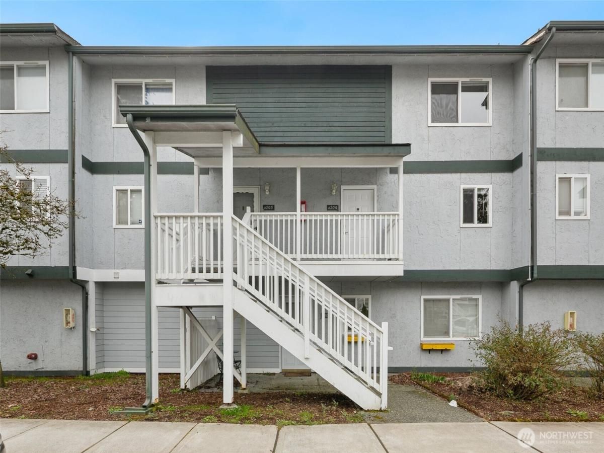 MLS #NWM2342591 image #0