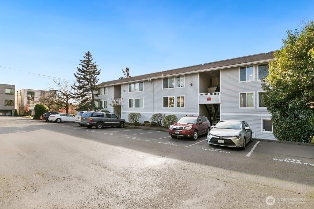 MLS #NWM2342658 image #0
