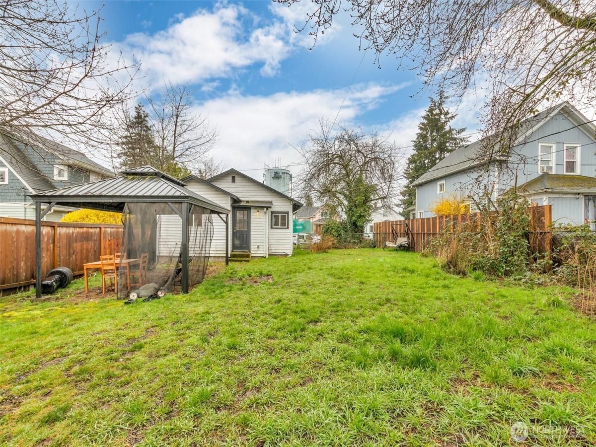 MLS #NWM2343138 image #0