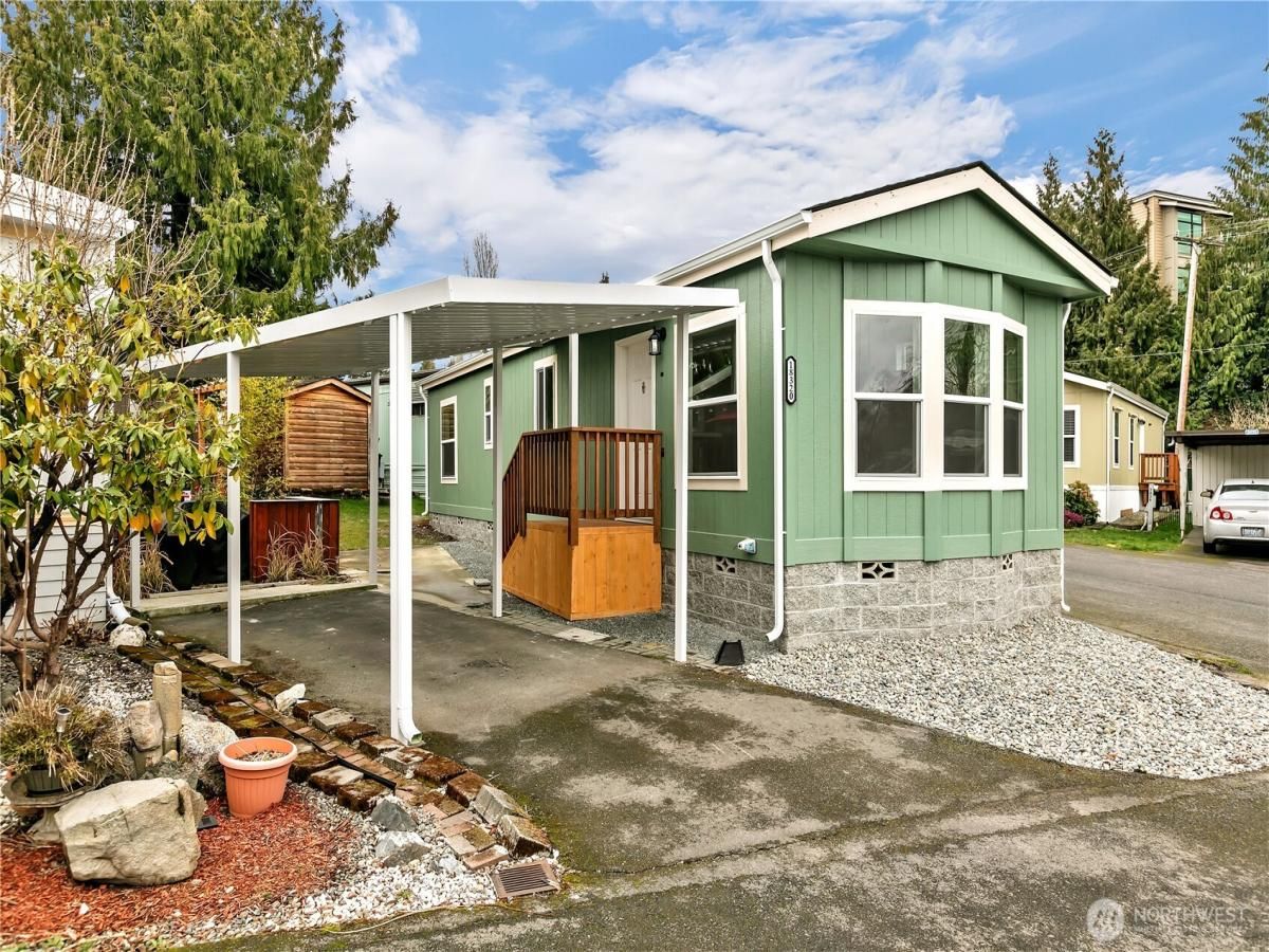 MLS #NWM2343332 image #0