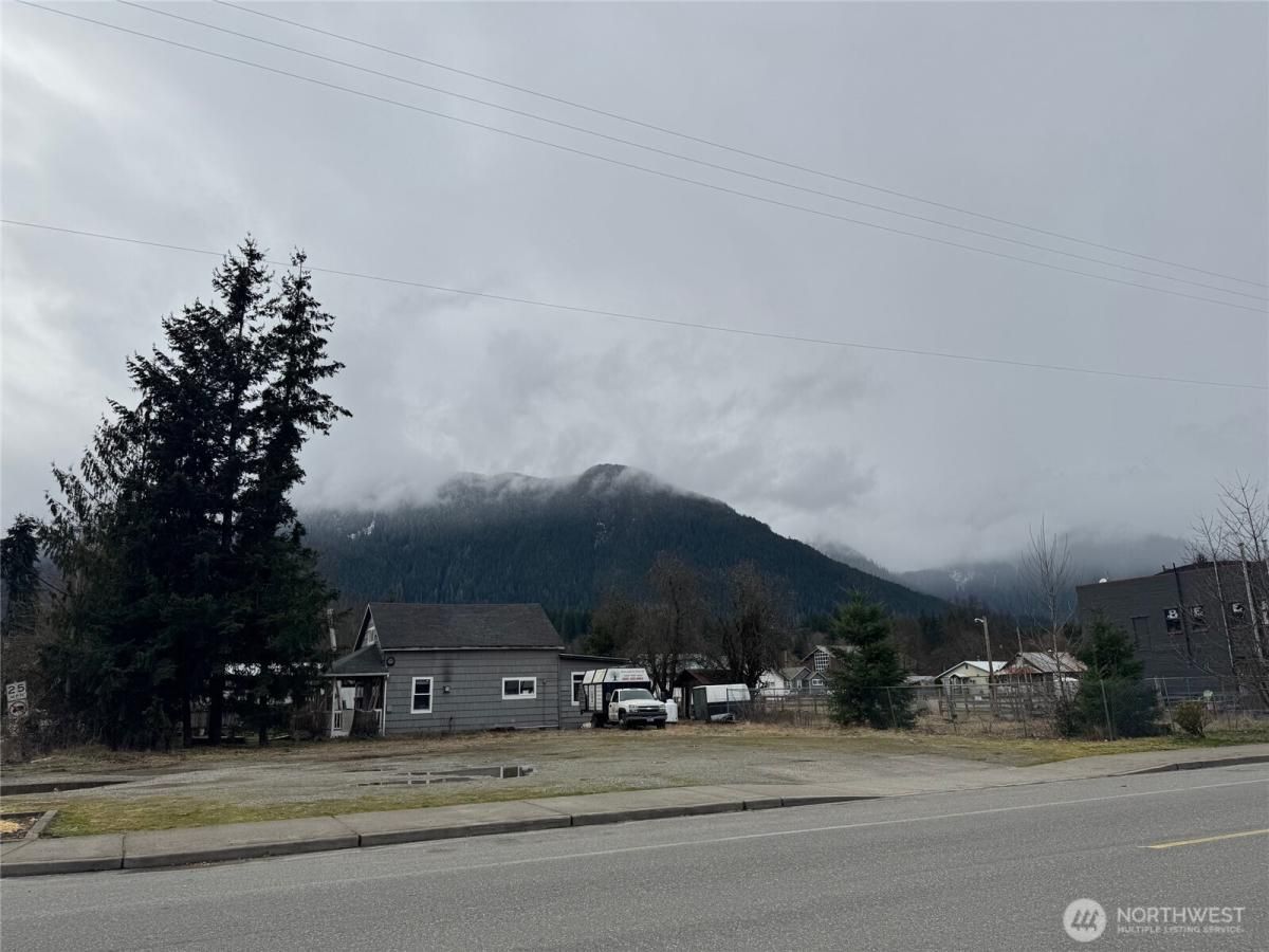 MLS #NWM2343375 image #0