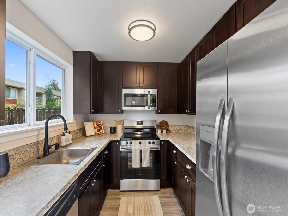 MLS #NWM2348195 image #0