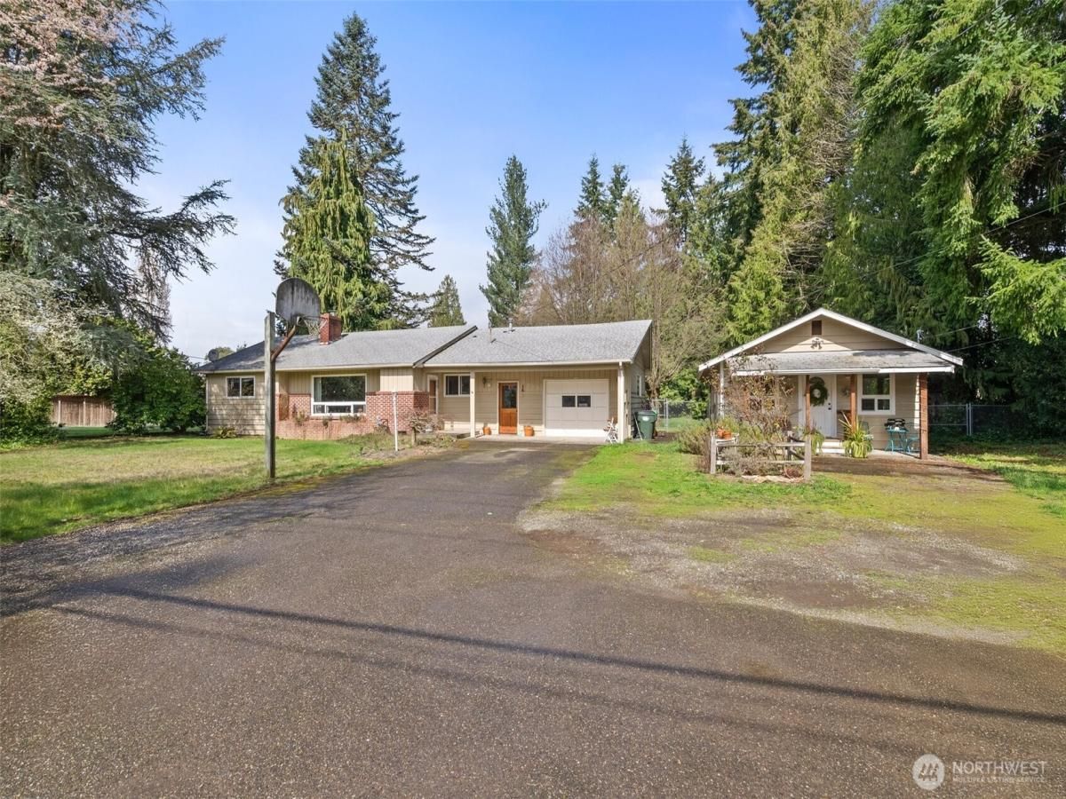 MLS #NWM2349722 image #0