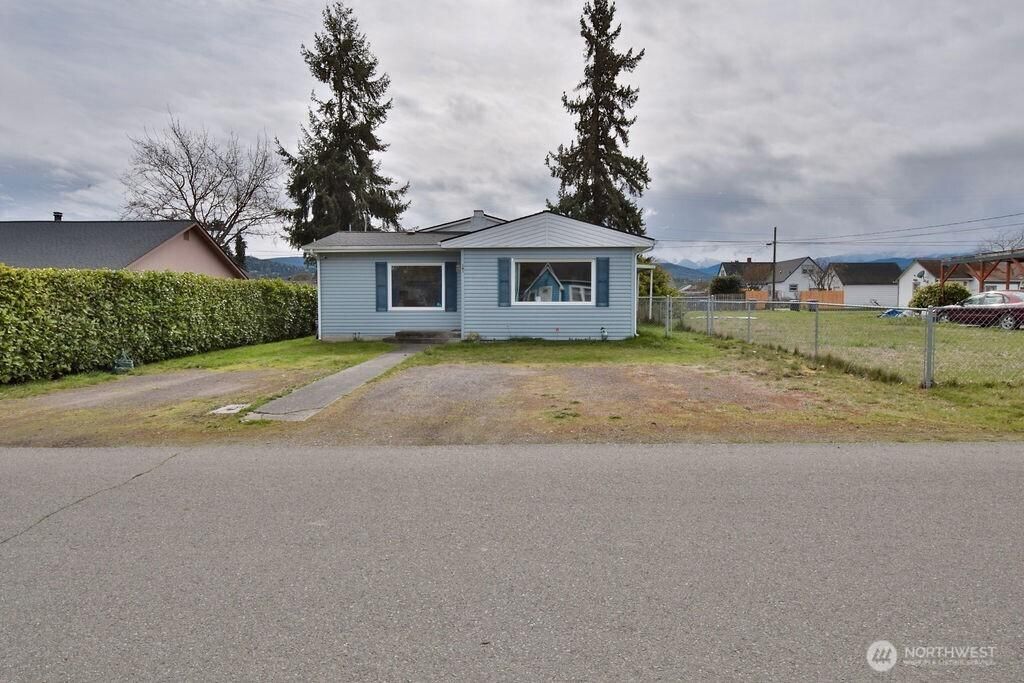 MLS #NWM2351373 image #0